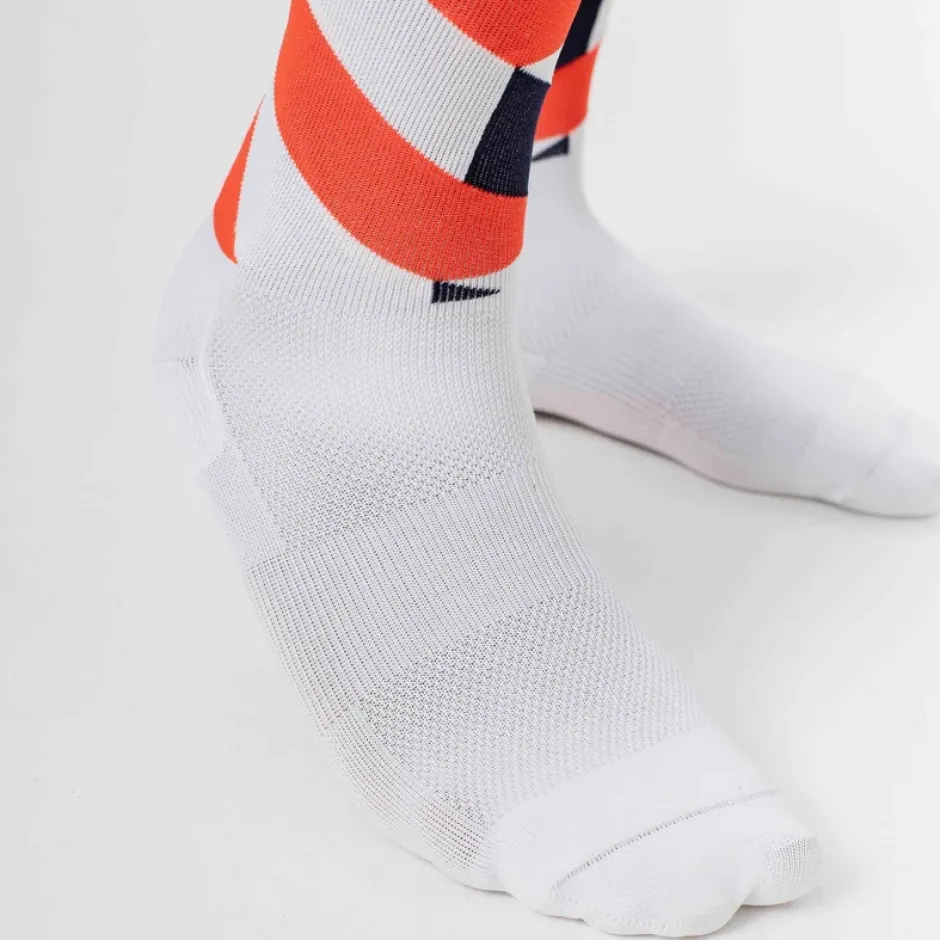 Sokken|Sokken < GOREWEAR Essential Signal Sokken Middellang - zwart / wit 9901