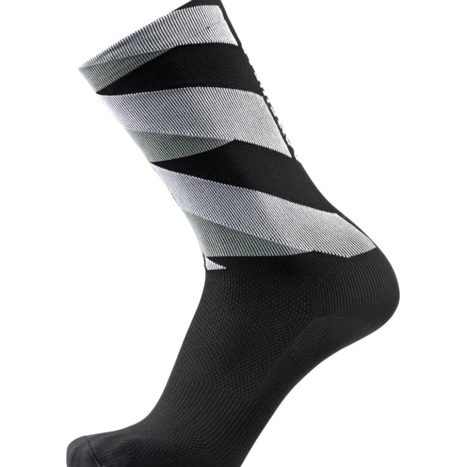 Sokken|Sokken < GOREWEAR Essential Signal Sokken Middellang - zwart / wit 9901
