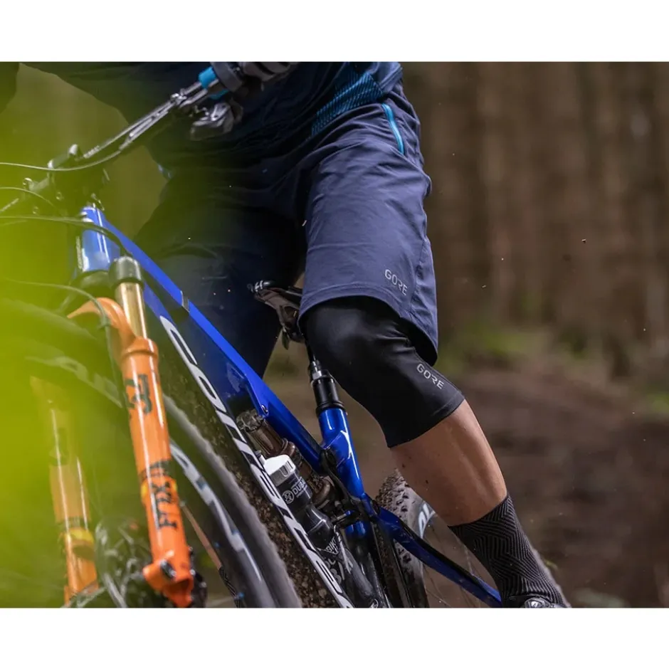 Armwarmers, Beenwarmers & Kniewarmers|Armwarmers, Beenwarmers En Kniewarmers < GOREWEAR Shield Kneestukken - black 9900