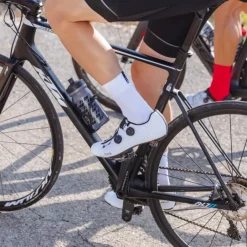Fietssokken < GripGrab ightweight okken - et van 3 - Wit