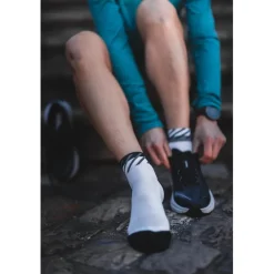 Sokken < INCYLENCE Disrupts Short Hardloopsokken - Wit