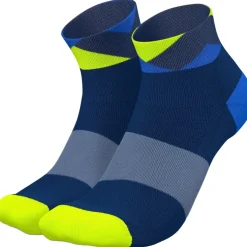 INCYLENCE Running Peaks Short Sokken - Navy Blue Canary