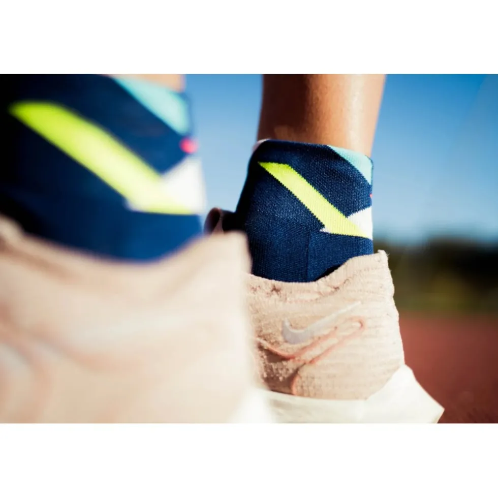 INCYLENCE Ultralight Strikes Short Sokken - Navy Blue Inferno