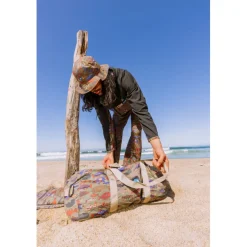 KAVU Tide Rip Reistas 46L - Zwart