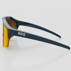 KOO Alibi Photochromic Zonnebril - Regular | Dark Blue Matt - Red Mirror