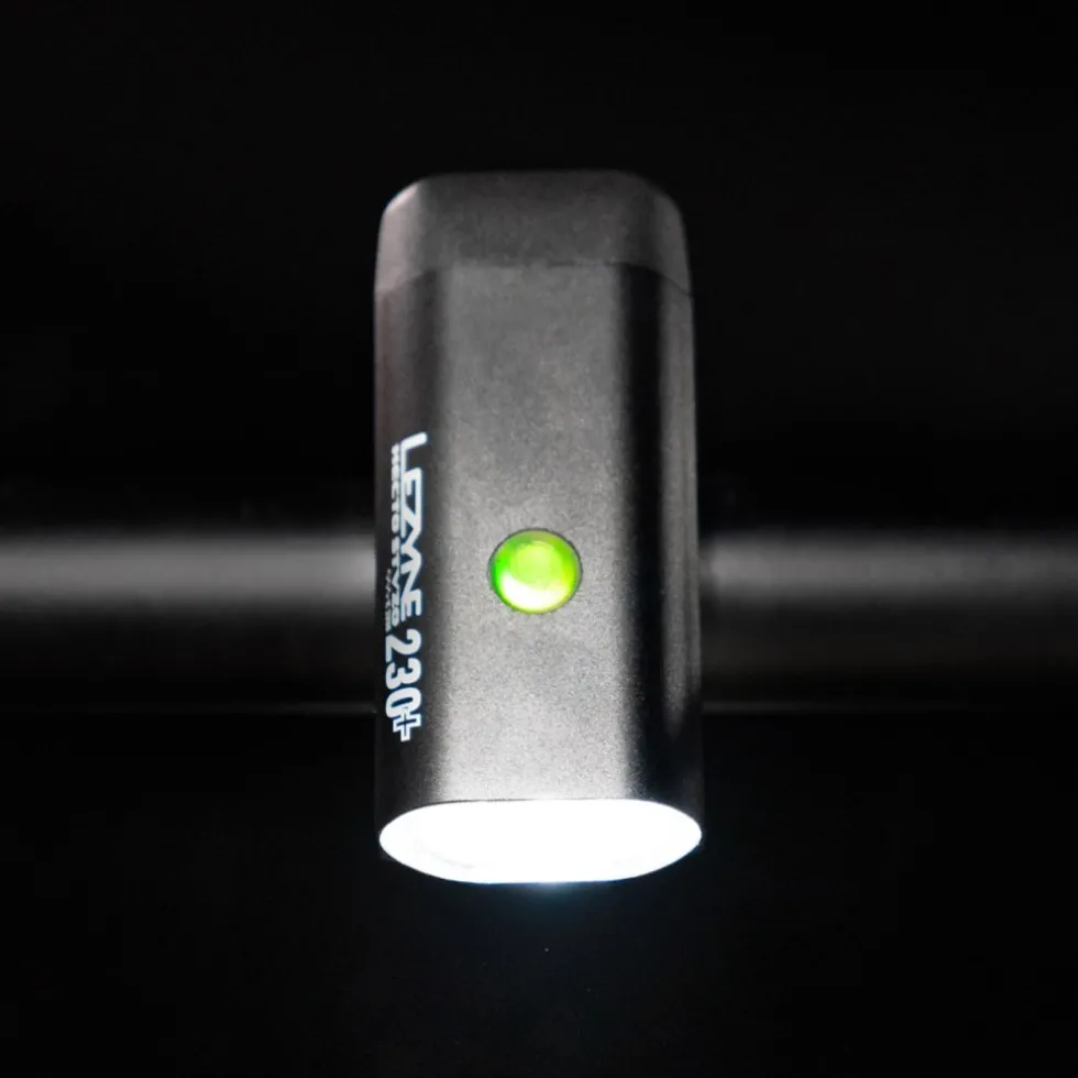 Lezyne Hecto 230+ StVZO Fietslamp Vooraan - zwart
