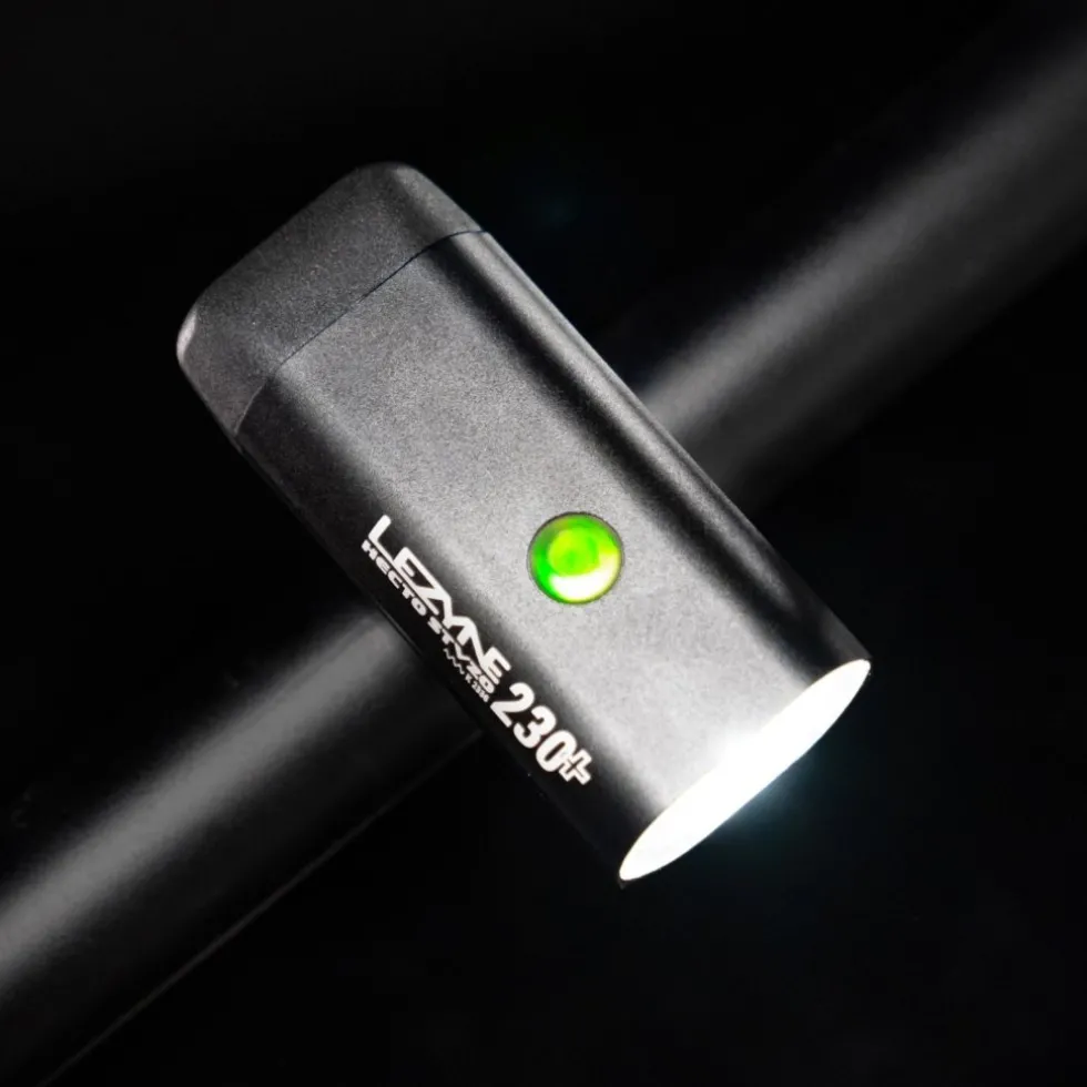 Lezyne Hecto 230+ StVZO Fietslamp Vooraan - zwart