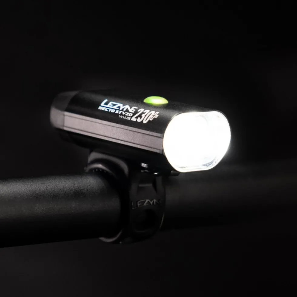 Lezyne Hecto 230+ StVZO Fietslamp Vooraan - zwart