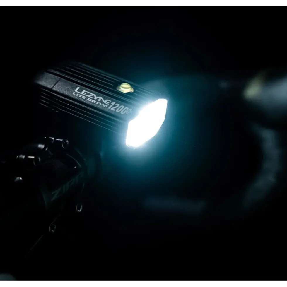 Lezyne Lite Drive 1200+ Fietslamp Vooraan - satin black