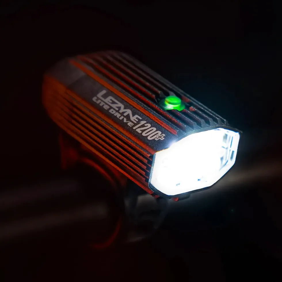 Lezyne Lite Drive 1200+ Fietslamp Vooraan - satin black