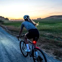 Verlichting|Achterlampen < Lezyne Radar Drive Fietslamp Achteraan