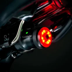 Lezyne Saddle Ai Alert 250 Fietslamp Achteraan + Remlicht - satin black