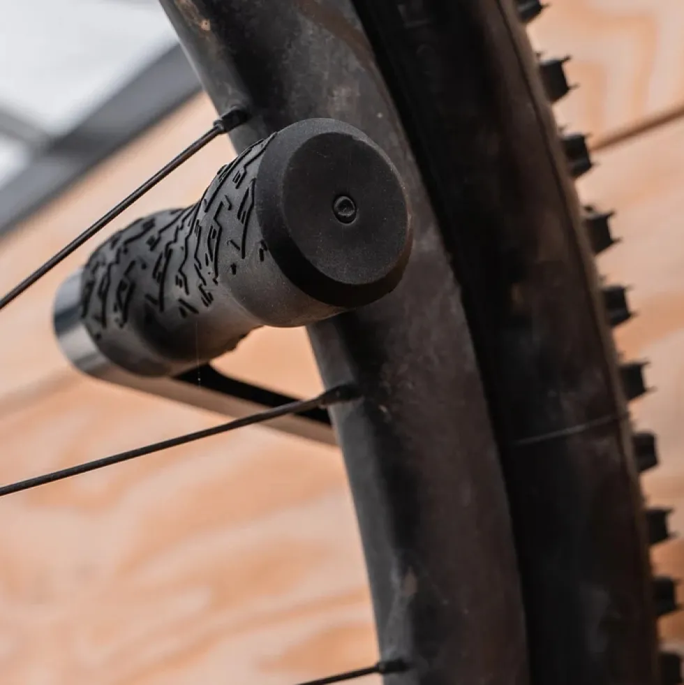 Lezyne Wheel Hook CNC - black