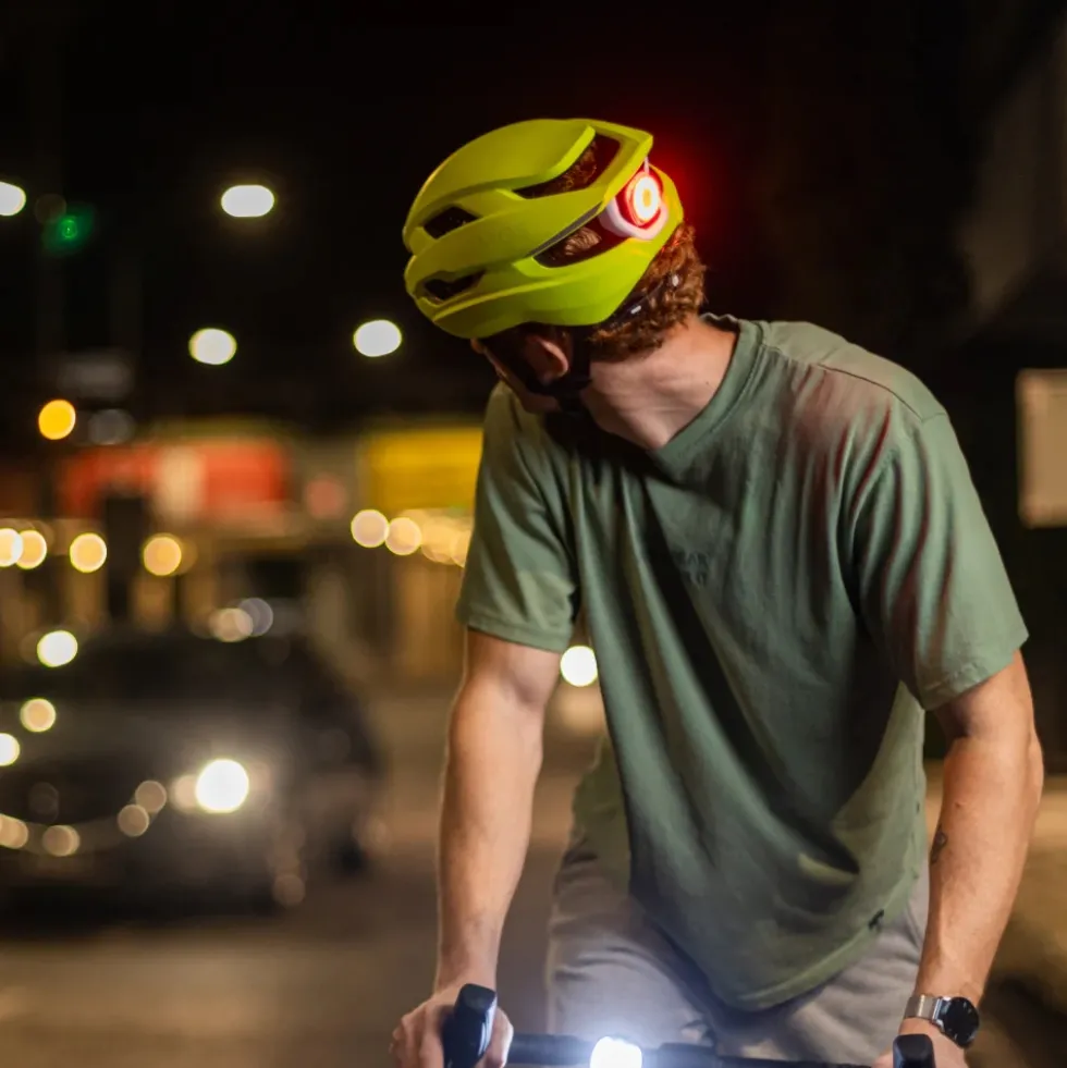 Lumos Ultra Fly MIPS Helm + Firefly Helmlicht - Atomic Salomon