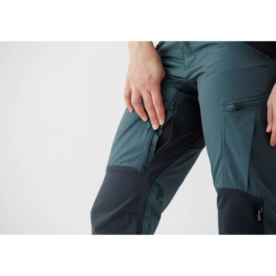 Broeken & Rokken < Lundhags Makke Wandelbroek Dames - Regular - Forest Green 604