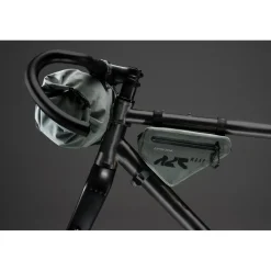 MAAP x Apidura Stuurtas 9L - loam