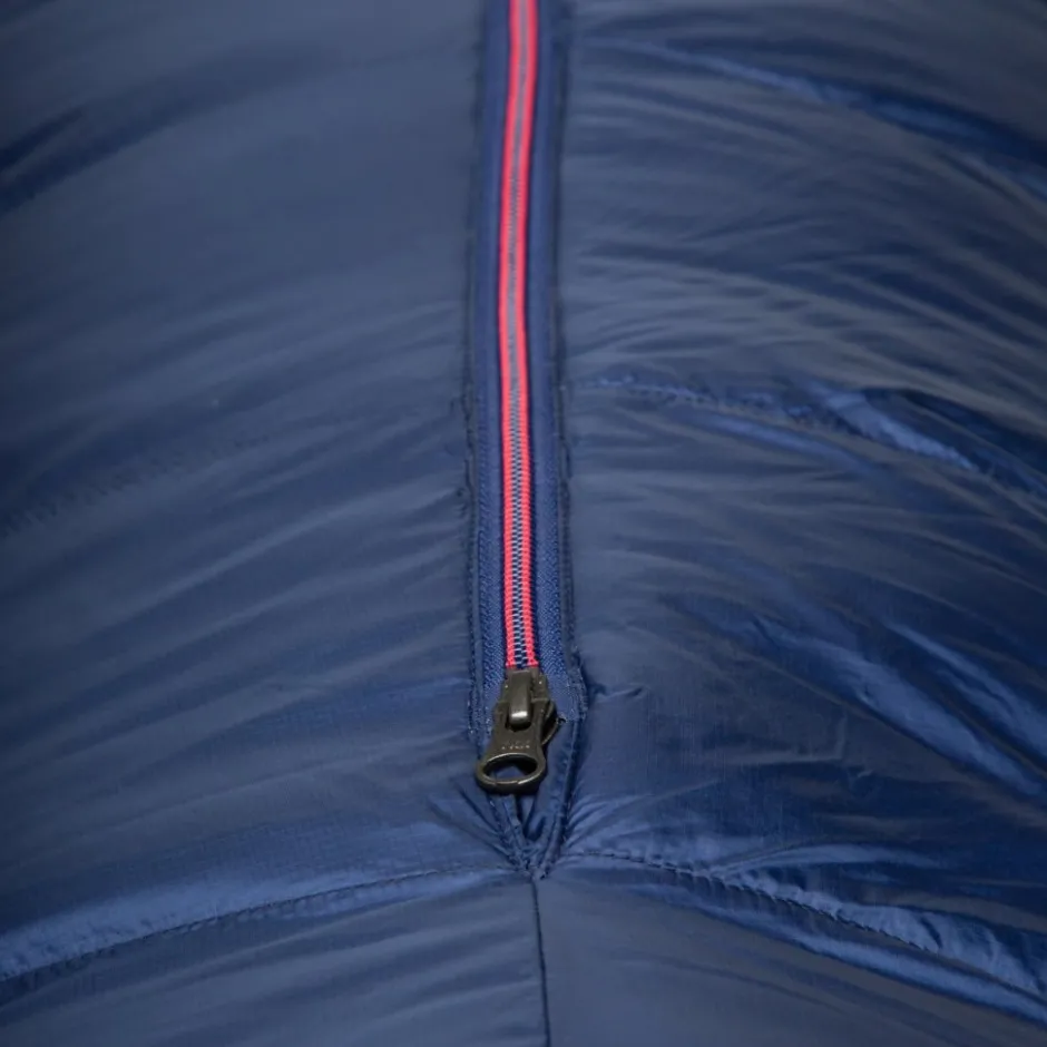 Slaapzakken < Mountain Equipment Helium 400 Regular Slaapzak Dames ME-006070 - zip left - medieval blue