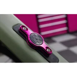 Muc-Off Beugel voor AirTag - Secure Tag Holder 2.0 - zwart