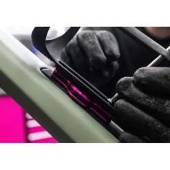 Gps Trackers En Alarm < Muc-Off Beugel voor AirTag - Secure Tag Holder 2.0 - zilver