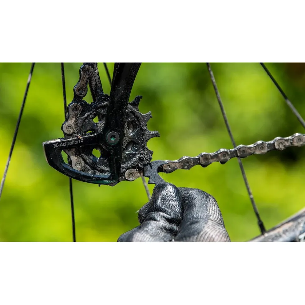 Muc-Off Claw Brush