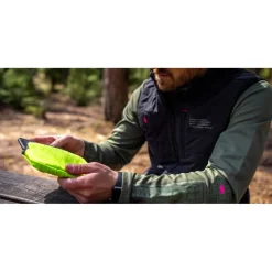 Muc-Off Rainproof Essential Case - Waterdichte Accessoiretas - hi-vis geel