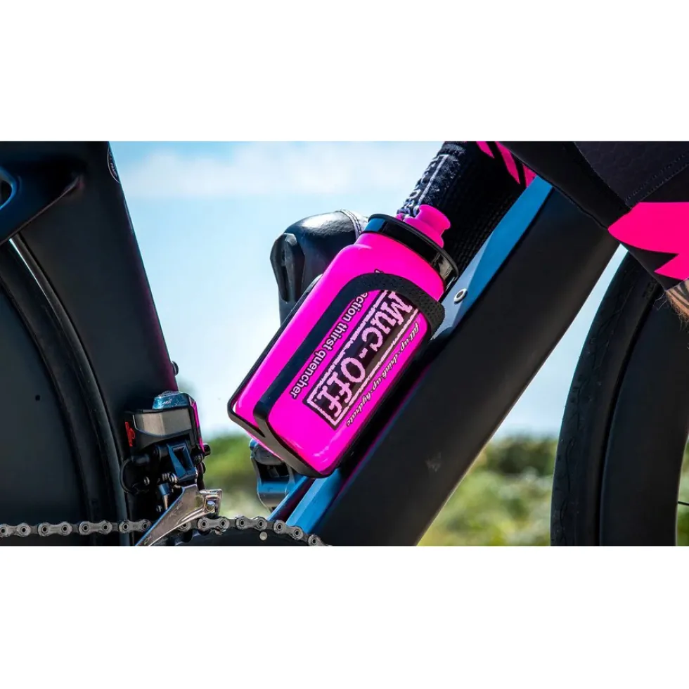 Muc-Off x Elite Fly Bottle - 550ml - pink