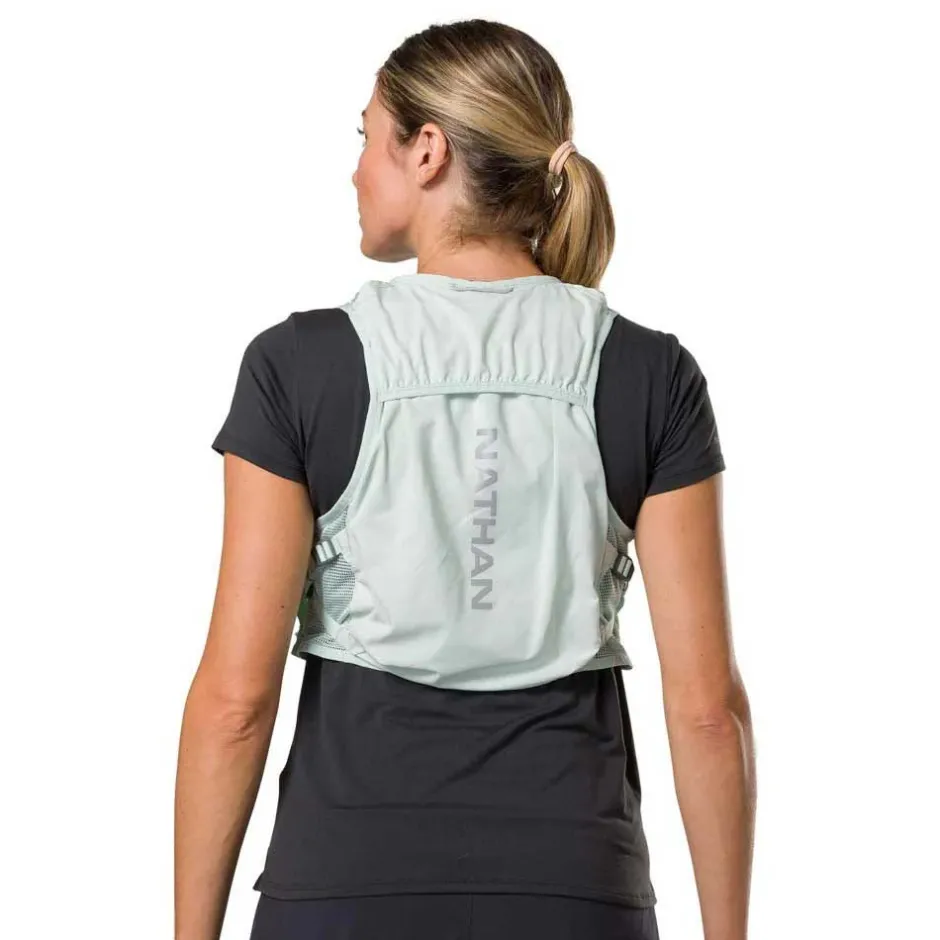 Rugzakken & Drinksystemen < Nathan Sports Pinnacle Breeze Hardloopvest dames - 4L - surf spray/reflective silver