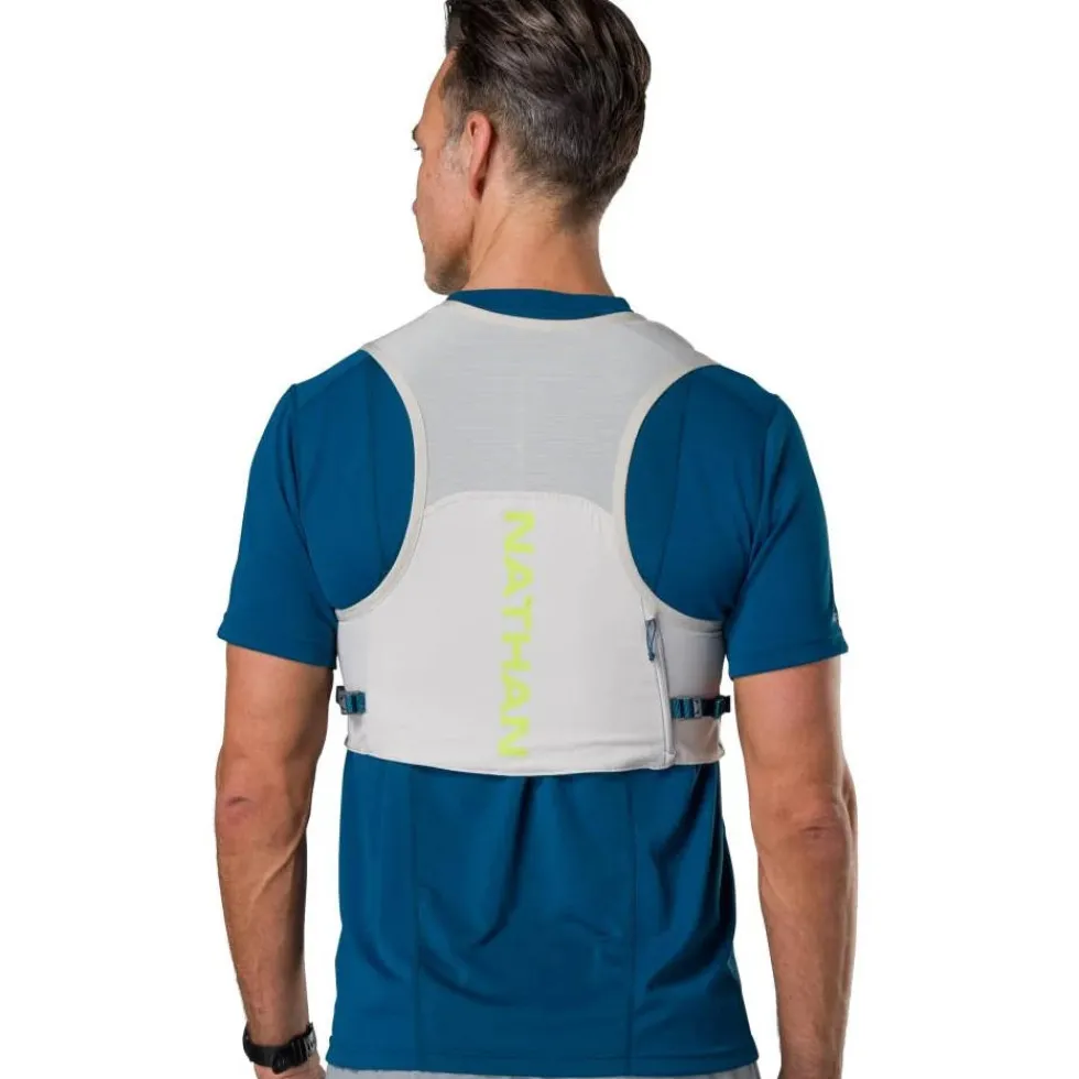 Nathan Sports Pinnacle FeatherLite 1.5L Hardloopvest - vapor grey