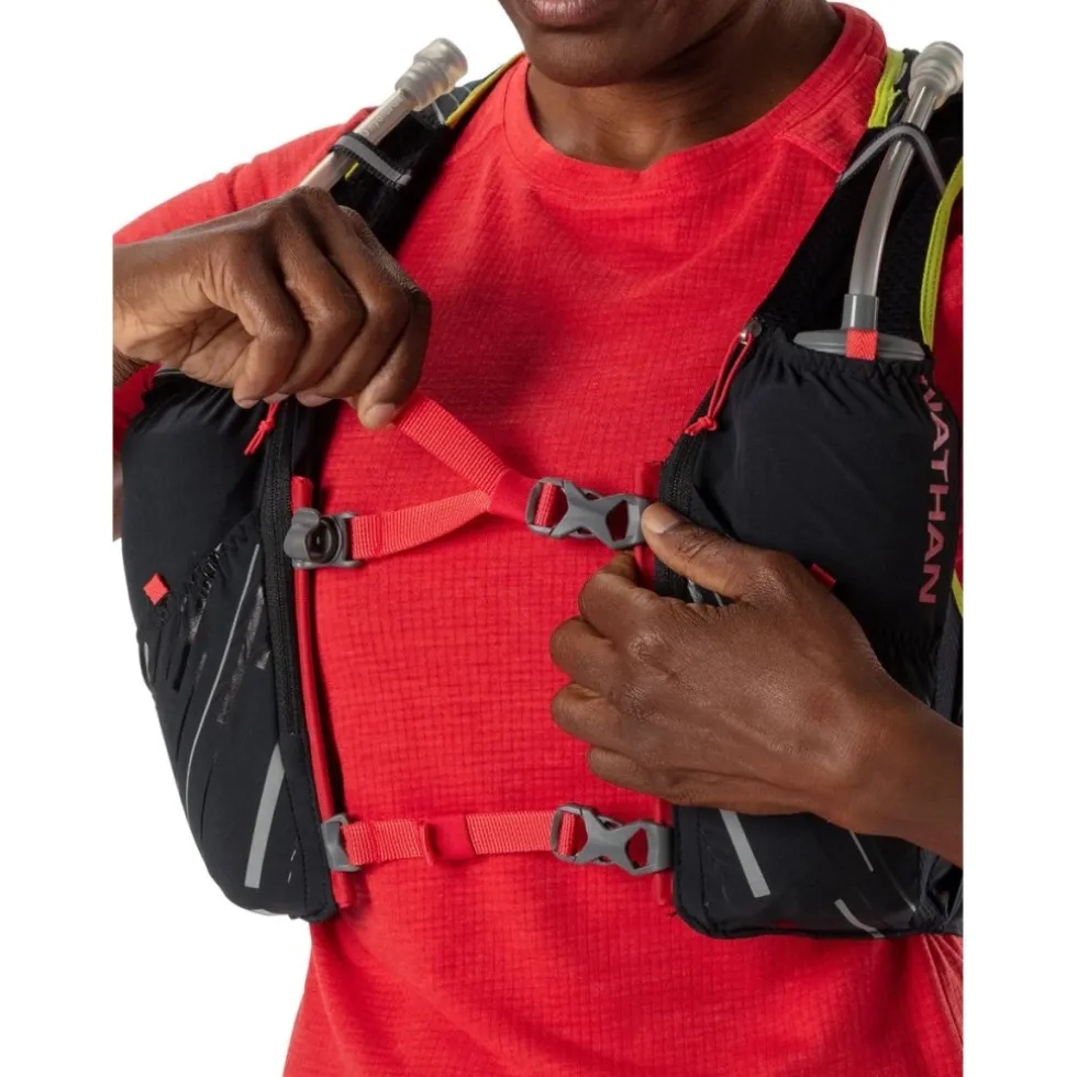 Nathan Sports Pinnacle 4L Women's Hydration Pack - black / hibiscus