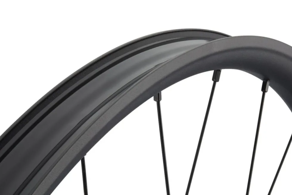 Newmen Beskar 30 Trail Voorwiel - 29" | Aluminium | Clincher | 6 Gaten - 15x110mm - zwart