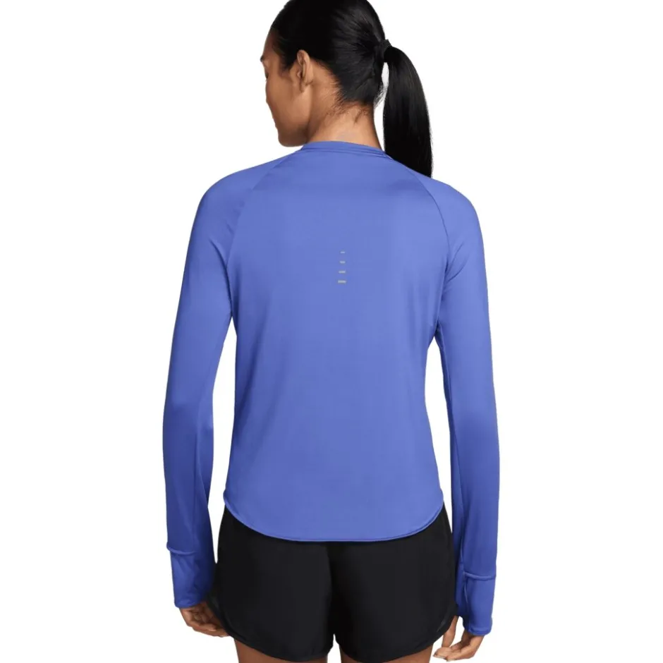 T-Shirts En Tops < Nike Swift Dri-FIT UV Shirt et ange ouwen Daes - sapphire/refective siver HQ0503-570