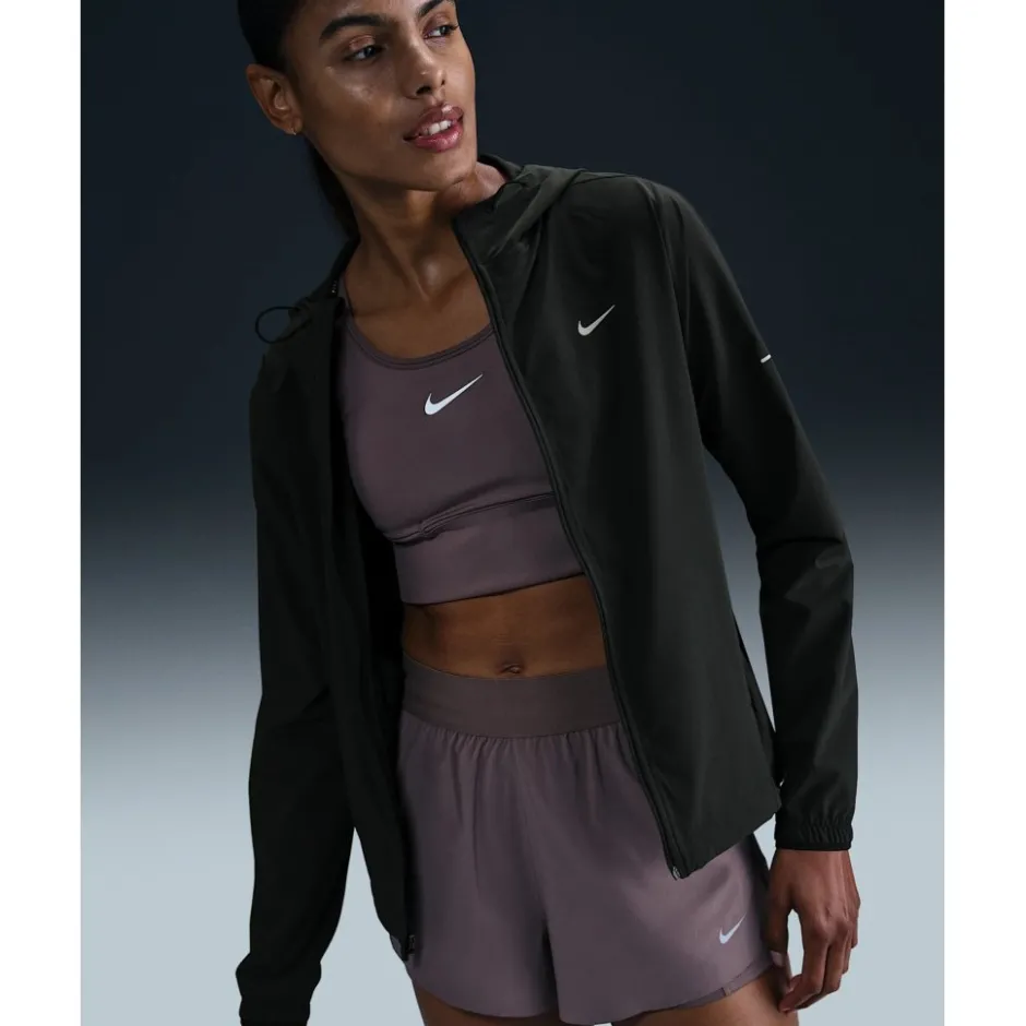 Jassen & Vesten < Nike Swift Repe Packabe Hardoopjas Dames - back/refective siver HQ0650-010