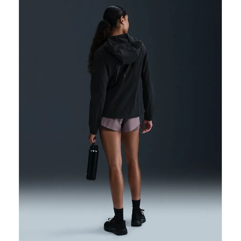 Jassen & Vesten < Nike Swift Repe Packabe Hardoopjas Dames - back/refective siver HQ0650-010