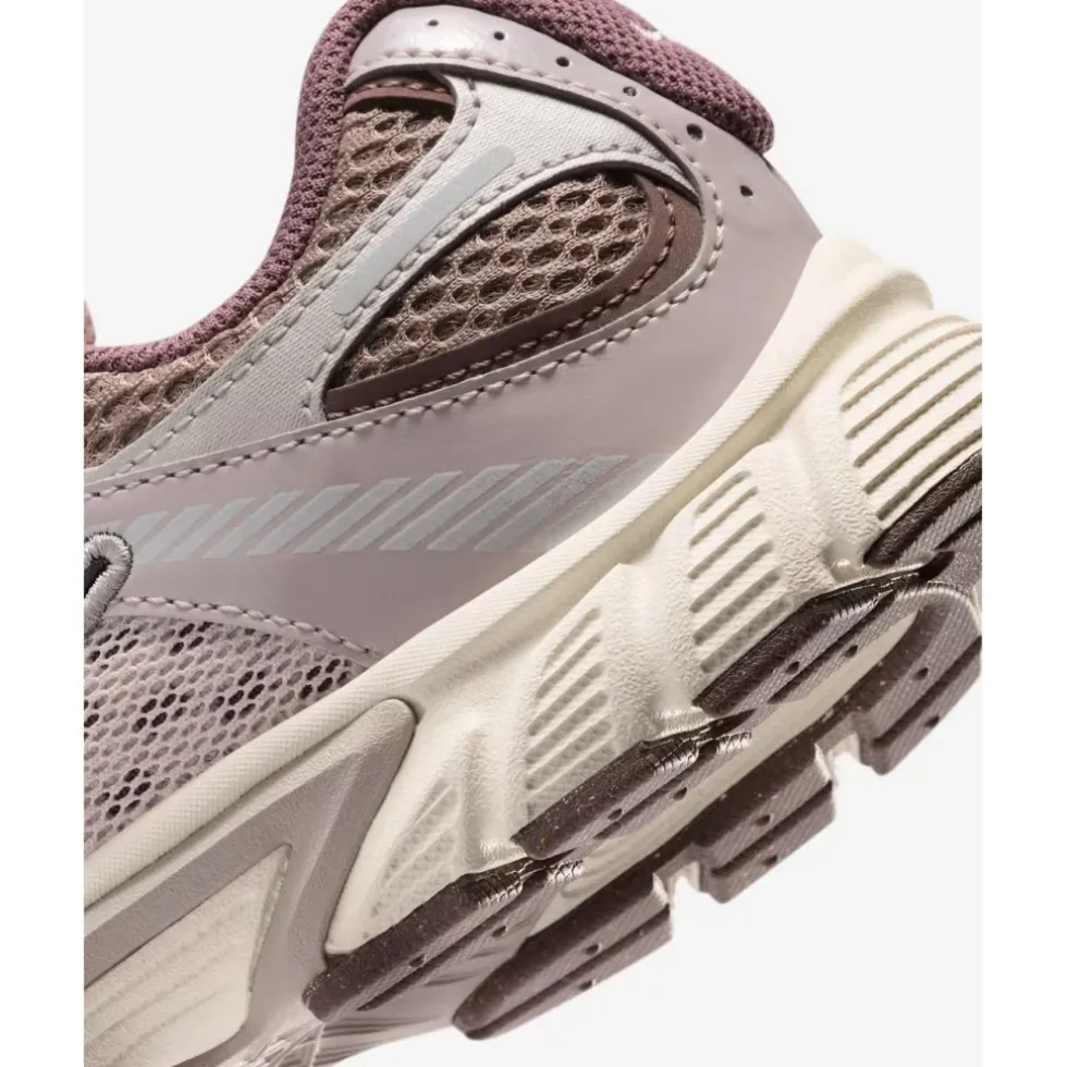 Nike V5 RNR Schoenen KInderen - taupe haze/tattoo/burgundy ash HQ6411-201