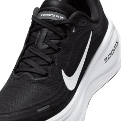 Hardloopschoenen Voor Op De Weg|Schoenen < Nike Vomero Plus Hardloopschoenen Dames - black/white-cool grey-metalic dark grey HV8154-002