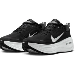 Hardloopschoenen Voor Op De Weg|Schoenen < Nike Vomero Plus Hardloopschoenen Dames - black/white-cool grey-metalic dark grey HV8154-002