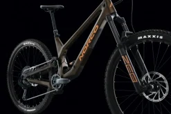 Norco Range C2 - 29 inch carbon mountainbike - 2023 - brown / copper