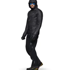 Norrona trollveggen down800 Super Light Donsjas met Capuchon Heren - Caviar Black