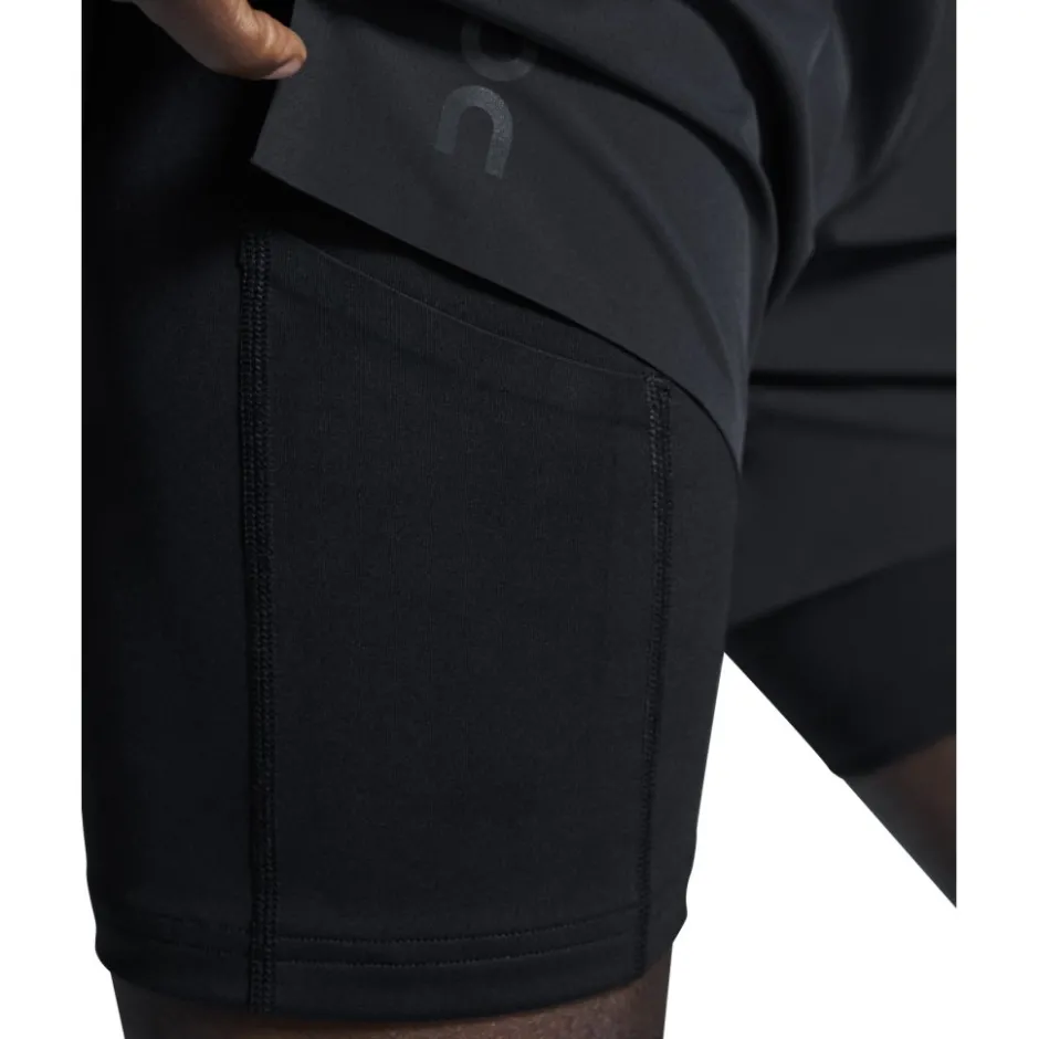 Broeken & Rokken < On Running On 5" Perforance 2-in-1 Hardoopshort Heren - Zwart