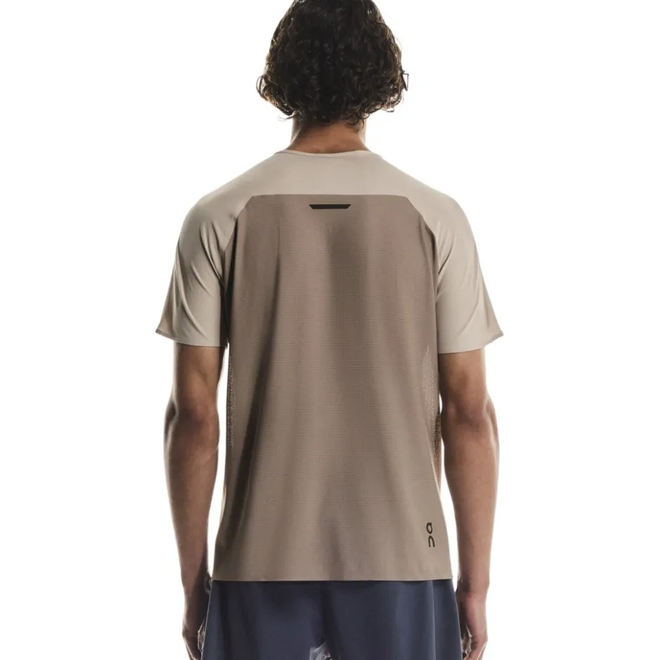 T-Shirts En Tops < On Running On Perforance-T Hardoophirt Heren - Deert | Cinder