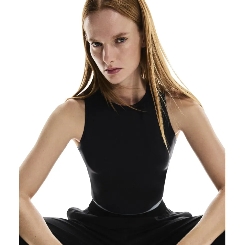 On Studio Crop Fitness top dames - Zwart