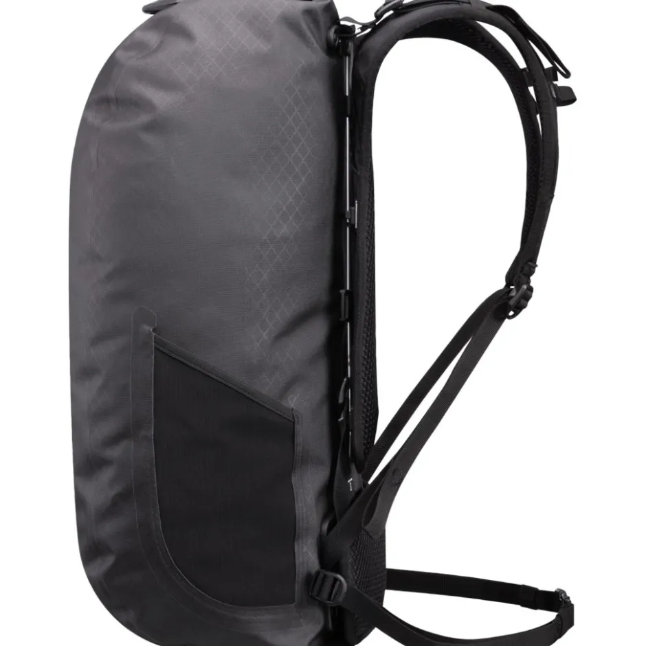 Rugzakken & Drinksystemen < ORTLIEB Atrack Metrosphere - Rugzak - 34L - black embossed
