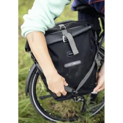 Bagagedragertassen < ORTLIEB Back-Roller Plus - QL2.2 Fietstas - 20+3L - zwart