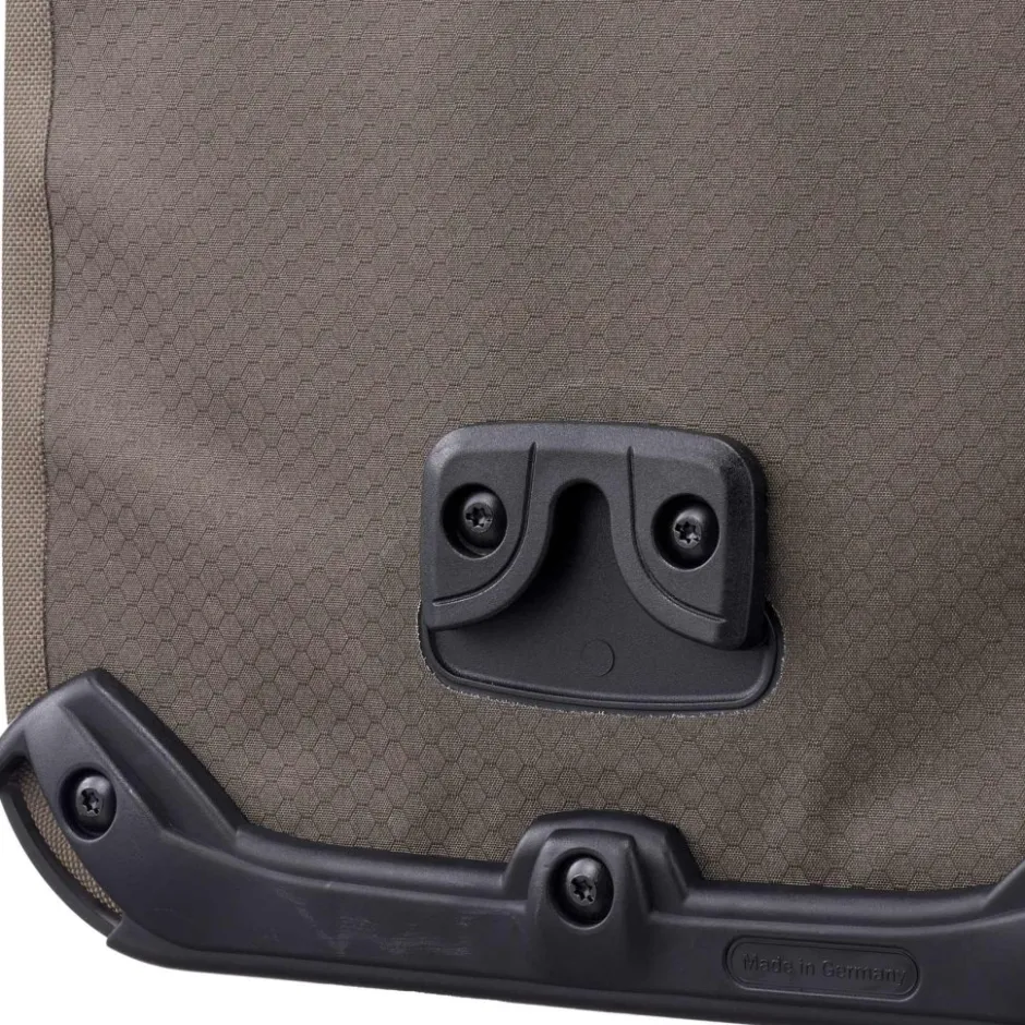 Bagagedragertassen < ORTLIEB Gravel-Pack Single QL3.1 Fietstas - 14.5L - dark sand