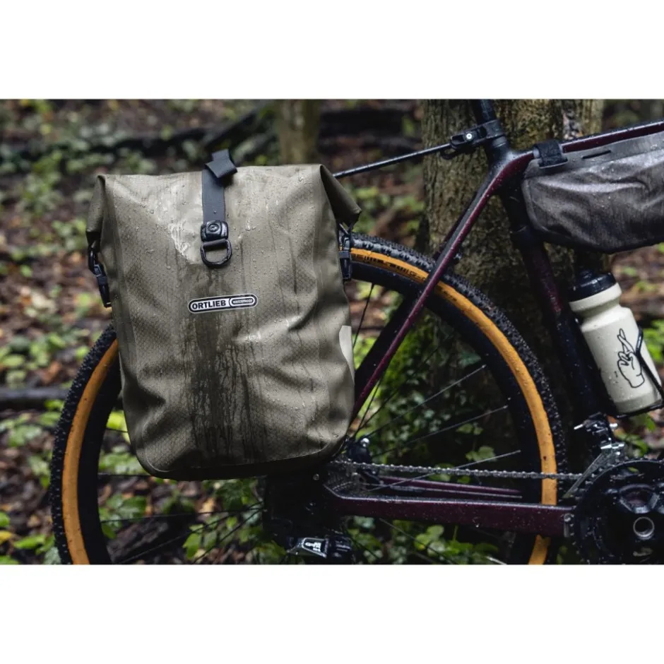 Bagagedragertassen < ORTLIEB Gravel-Pack Single QL3.1 Fietstas - 14.5L - dark sand