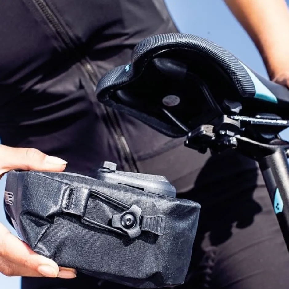 Zadeltassen < ORTLIEB Micro Zadeltas - 0.5L - zwart mat