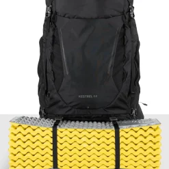 Rugzakken & Drinksystemen < Osprey Kestrel 68 Rugzak - S/M - Zwart