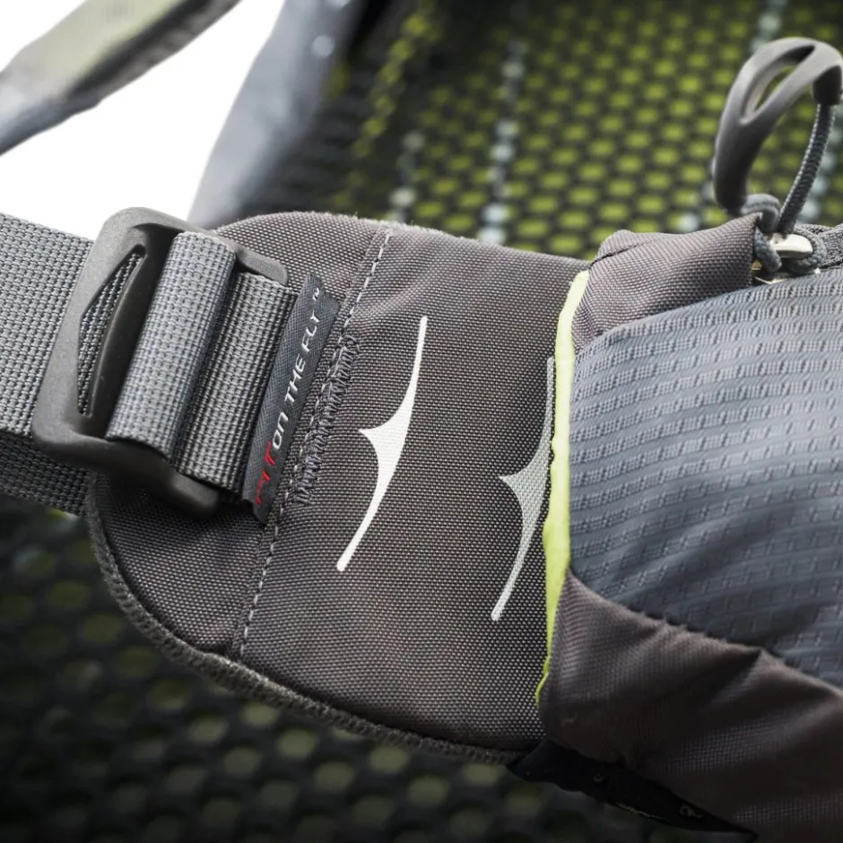 Rugzakken & Drinksystemen < Osprey Atmos AG 50 Rugzak - Black