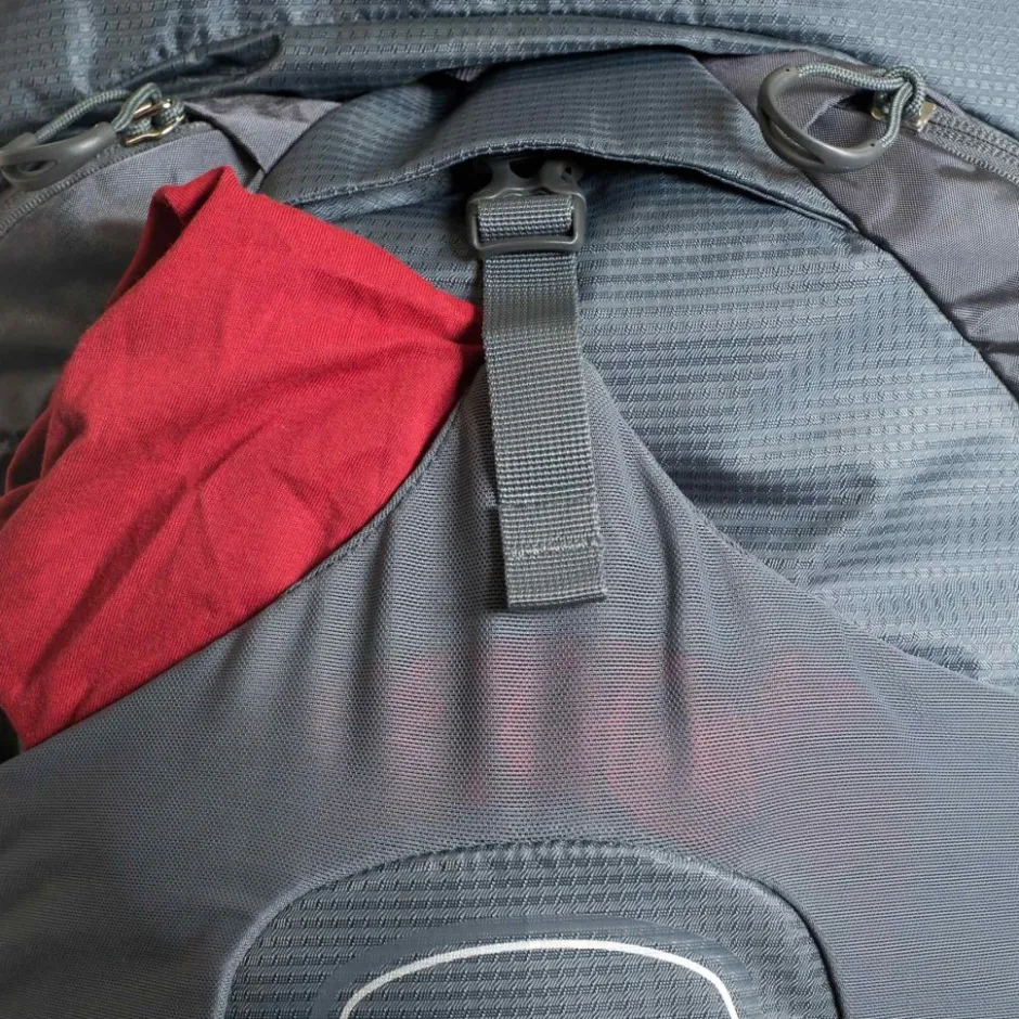 Rugzakken & Drinksystemen < Osprey Atmos AG 50 Rugzak - Black