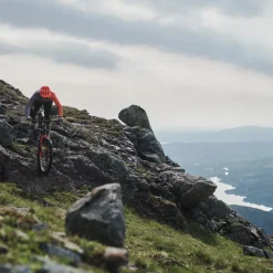 E-Bike Helmen < POC Kortal Race MIPS Helm - 8375 Fluorescent Orange AVIP/Uranium Black Matt